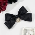 Fermaglio per capelli a fiocco nero in raso con ciondolo cuore di perle stile vintage - Nero