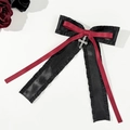 Detail von Gothic Lolita Schleifen Haarclip mit schwarzen Rüschen und Silberkreuz - Burgunderrot