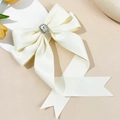 Barrette élégante en satin crème avec cristal et longs rubans fluides pour femmes - Beige