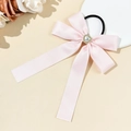 Eleganter rosa Satin-Haargummi mit herzförmiger Perle und funkelnden Strasssteinen - Rosa