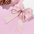 Fermaglio per capelli con fiocco in raso rosa e catene a croce d'argento stile punk - Rosa