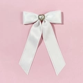 Elegante fermaglio per capelli a fiocco in raso bianco con perla a cuore e strass - Bianco
