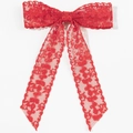 Detail einer roten Spitzen-Haarschleife mit Blumenmuster und feiner Netzstruktur - Rot