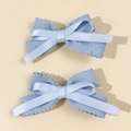 Dettagli dei fermagli per capelli a fiocco azzurro con strass e bordo smerlato - Stile Paio / Azzurro
