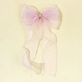 Elegante fermaglio per capelli con fiocco in rete sfumata rosa, nappe di perle e decoro centrale - Rosa