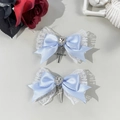 Pinzas para el pelo con lazos de satén azul claro, encaje, diamantes de corazón y cruces plata - Azul (Par)