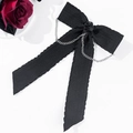 Gothic Haarschleife in Schwarz mit Rose und Silberketten auf weißem Hintergrund - Schwarze Lange Band Rose Schleife Kette Haarklammer (2#)