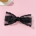 Gothic Lolita Haarklammer mit schwarzer Spitze, rosa Satinrose und Vintage Schleife - Schwarz