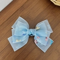 Lazo para el pelo de malla azul claro con mariposas metálicas de colores sobre madera - Azul Claro Bronceado (3#)