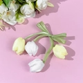 Dettaglio del fermaglio per capelli con fiocco verde chiaro e pendenti a tulipano - 13# Fiocco Giallo-Bianco (4 Tulipani)