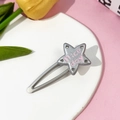 Détail d'une pince à cheveux étoile argentée avec texte Nice Day rose et strass - Pince Larme Étoile Strass (7#)