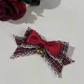 Detail von roter Satinschleife Haarspange mit Hahnentrittmuster, Spitze und kleiner Glocke - Rot Schwarz Kariert Rot Band Glocke Stil (2#)