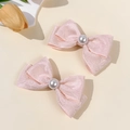 Set van twee roze zijden strik haarclips met witte parels voor dames en meisjes - Roze