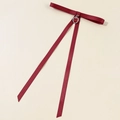 Elegante fiocco in nastro bordeaux con ciondolo a cuore rosso e nappe in seta - Borgogna