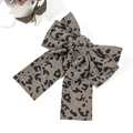 Pince à cheveux élégante avec nœud léopard et longs rubans sur un fond blanc pur - Motif Léopard Rétro (3#)