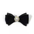 Dettaglio spilla a fiocco in pizzo nero con perla centrale e metallo dorato - Stile Fiocco di Pizzo con Perla (1#)