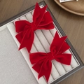 Juego de dos pinzas para el cabello con lazos de terciopelo rojo vintage en bandeja - Rojo
