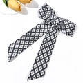 Pinza para el pelo floral con cintas largas y diseño de rombos blanco y negro - Gris