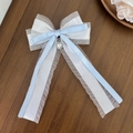 Lazo para el pelo azul con organza blanca y colgante de corazón sobre fondo madera - Estilo de Strass de Corazón en Capas de Organza (3#)