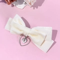 Französische Vintage Samtschleife Haarspange mit Herz Kreuz Anhänger in Weiß - Beige