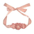 Cinturón floral rosa para bebé con flores hechas a mano, perlas y cinta de raso - Rosa Coreano