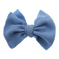 Dettaglio della fascia per neonata azzurra con fiocco in tessuto a trama e stile a mano - Accessorio per capelli con fiocco / Azzurro