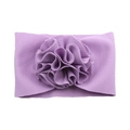 Détail d'un bandeau violet pour bébé en maille gaufre avec une grande fleur 3D plissée - Violet Clair