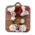Detailansicht von drei handgefertigten Baby-Stirnbändern mit Stoffblumen auf Karte - 3er-Pack / Vintage Wald Gruppe