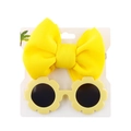 Dettagli di occhiali da sole a girasole gialli e fascia per capelli con fiocco in set - Giallo