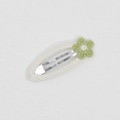 Detail von Baby-Haarspange mit cremeweißem Stoffbezug und grün bestickter Gänseblümchenblume - Cremeweiße Basis Grüne Mitte Blume Stil (PP184-32)