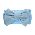 Gros plan du bandeau bébé bleu clair en nylon avec texture de nœud en jacquard - Bleu clair