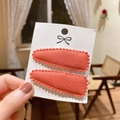 Pair of orange lace-edged fabric BB clips on display card for toddler girls - Orange Red Scalloped Edge (PP174-56)