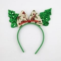 Cerchietto di Natale con alberi di paillettes e fiocco di agrifoglio su sfondo bianco - Stile Albero con Paillettes Verdi di Natale