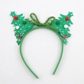 Cerchietto natalizio festivo con alberi di paillettes verdi, pompon colorati e fiocco - Stile Albero Verde con Pompon di Natale