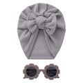 Baby Turban Mütze in Grau mit Schleife und braune Sonnenbrille im Blumendesign - Grau