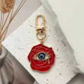 Französischer Retro Rosen Schlüsselanhänger mit Evil Eye Anhänger und Goldlegierung - Rote Rose