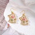 Détails de boucles d'oreilles lapin avec fleurs séchées naturelles et cadre doré poli - Dentelle blanche