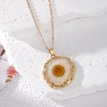 Bohemian irregular round resin necklace with real white daisy flower and gold chain - White