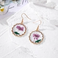 Pendientes vintage con flores secas moradas en resina transparente sobre piedra - Gypsophila Púrpura / Morado