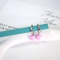 Orecchini a cuore rosa con finitura argentata su barra blu per uno stile dolce e chic - Pendente a Cuore / Cuore Rosa