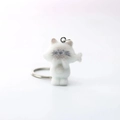 Portachiavi gatto bianco in resina floccata con baffi blu e anello di metallo - Gatto Siamese