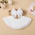 Ensemble bavoir et bandeau blanc en dentelle pour bébé avec élégante broderie - Blanc Couleur Unie (DP308-5)