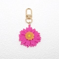 Roze madeliefje sleutelhanger met glitter acryl en een gouden kreeftsluiting - Sleutelhanger Hanger (C172K) / Rozerood
