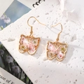 Orecchini a farfalla con veri fiori secchi rosa e montatura in metallo dorato - Piccola Farfalla Rosa