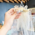 Détails d'une pince à cheveux couronne étoilée avec voile en tulle fluide pour enfants - Blanc Cassé