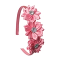 Serre-tête en satin rose avec trois fleurs artisanales ornées de cristaux brillants - Pêche