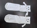 Chaussettes blanches magnétiques se tenant la main avec bras 3D et emoji mignon - Style Sourire 3D / Blanc 3D Sourire