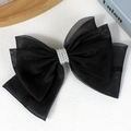Elegante pinza para el pelo con lazo de malla negra multicapa y perlas blancas - Negro