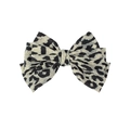 Detailansicht der mehrlagigen handgefertigten Polyester-Haarklammer mit Leopardenmuster - Grau Und Schwarz Leopard (#2)