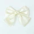 Barrette nœud élégante en satin blanc crème avec pince à ressort triple couche faite main - Blanc Cassé